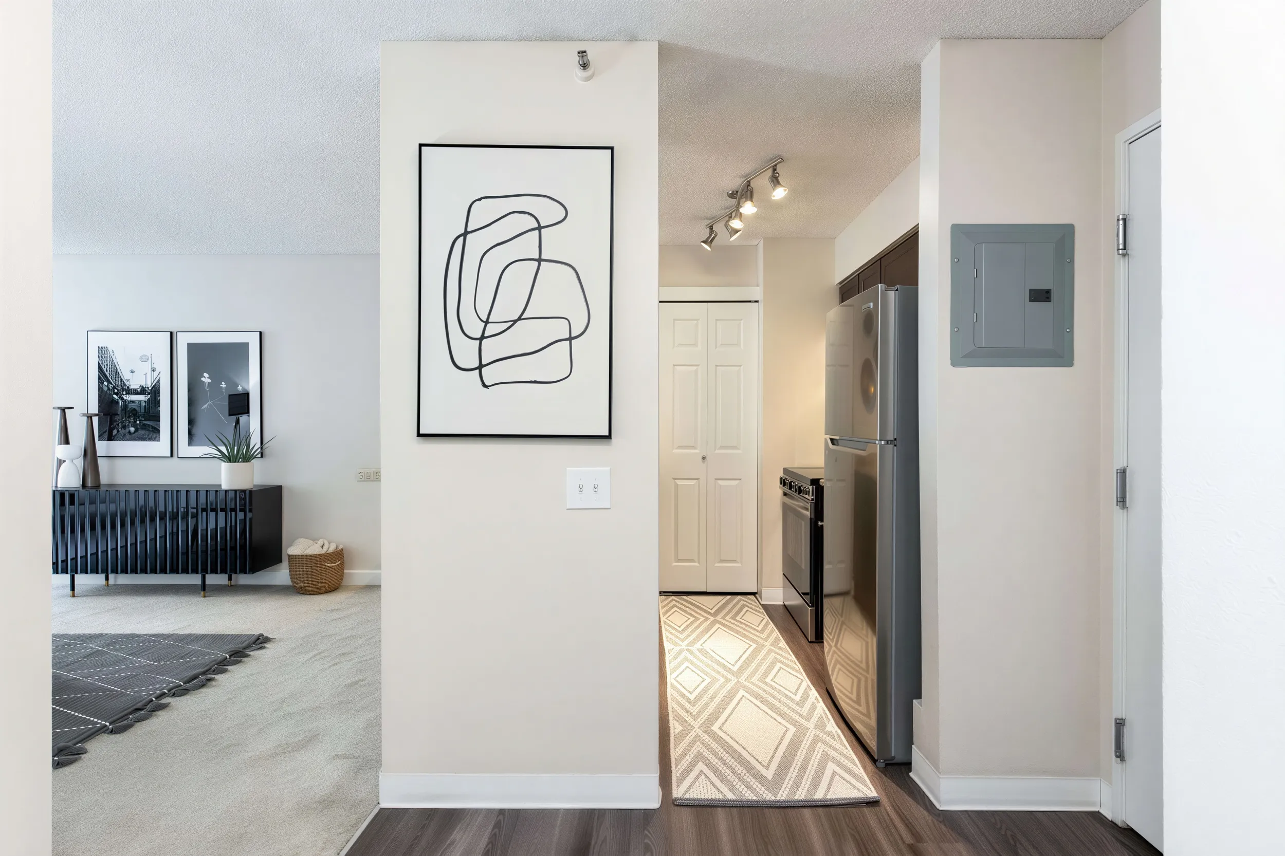 300 East 17th Apartments 38